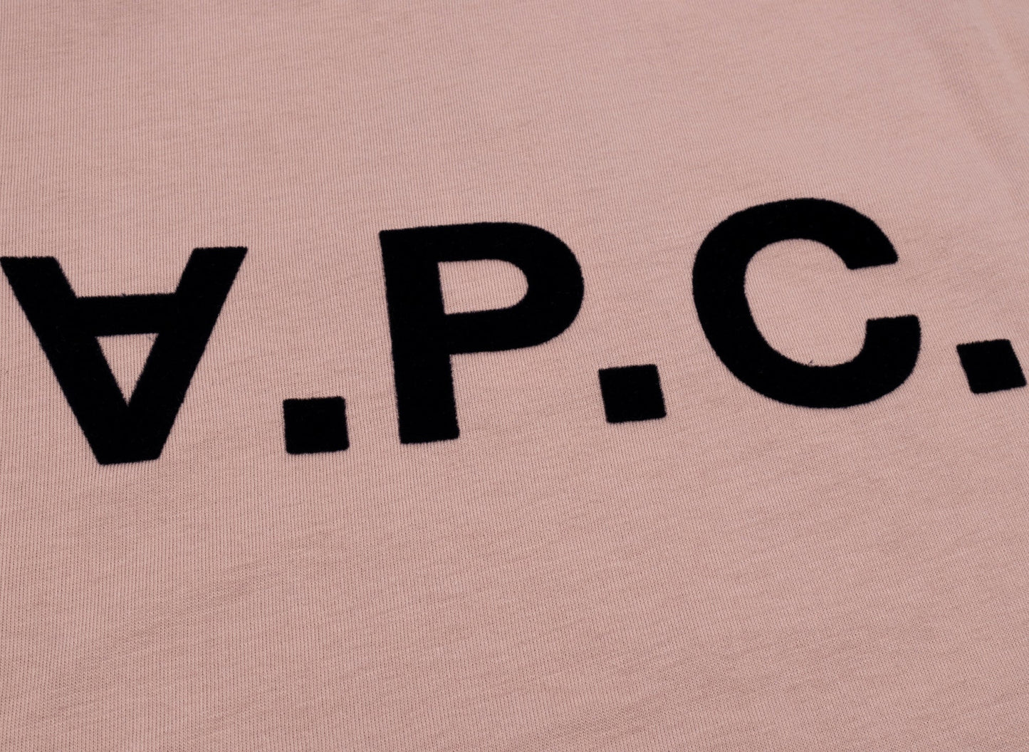 Camiseta A.P.C. Standard Grand VPC en color rosa
