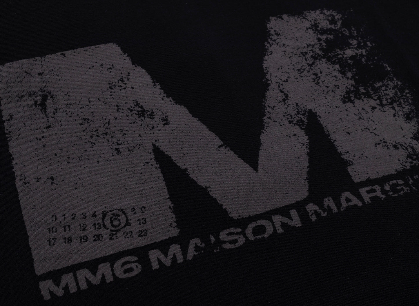 Maison Margiela MM6 Camiseta con logo M en negro