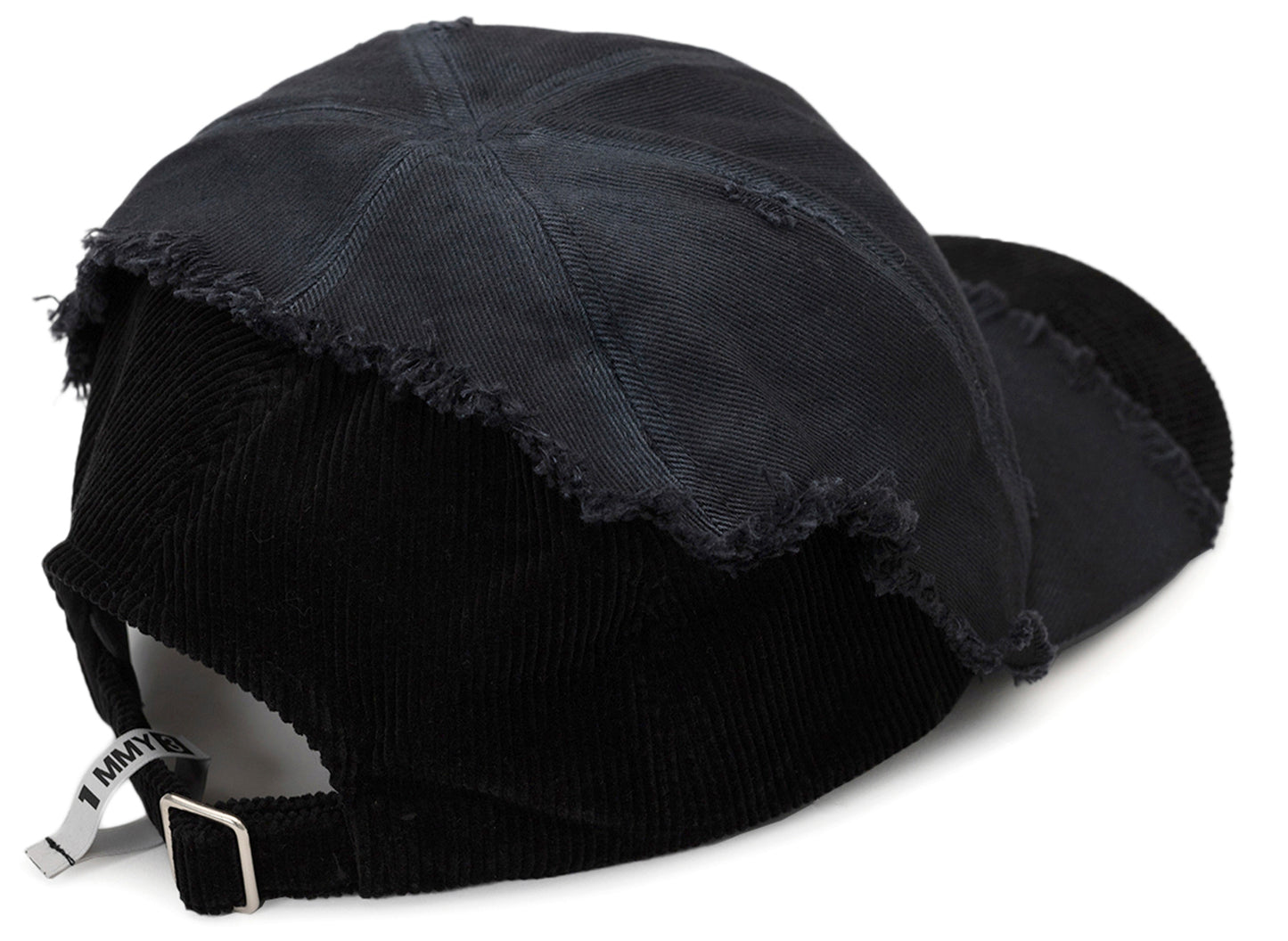 Gorra con detalle aplastado Maison Mihara Yasuhiro en negro
