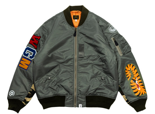 Chaqueta MA-1 A Bathing Ape Shark en Oliva