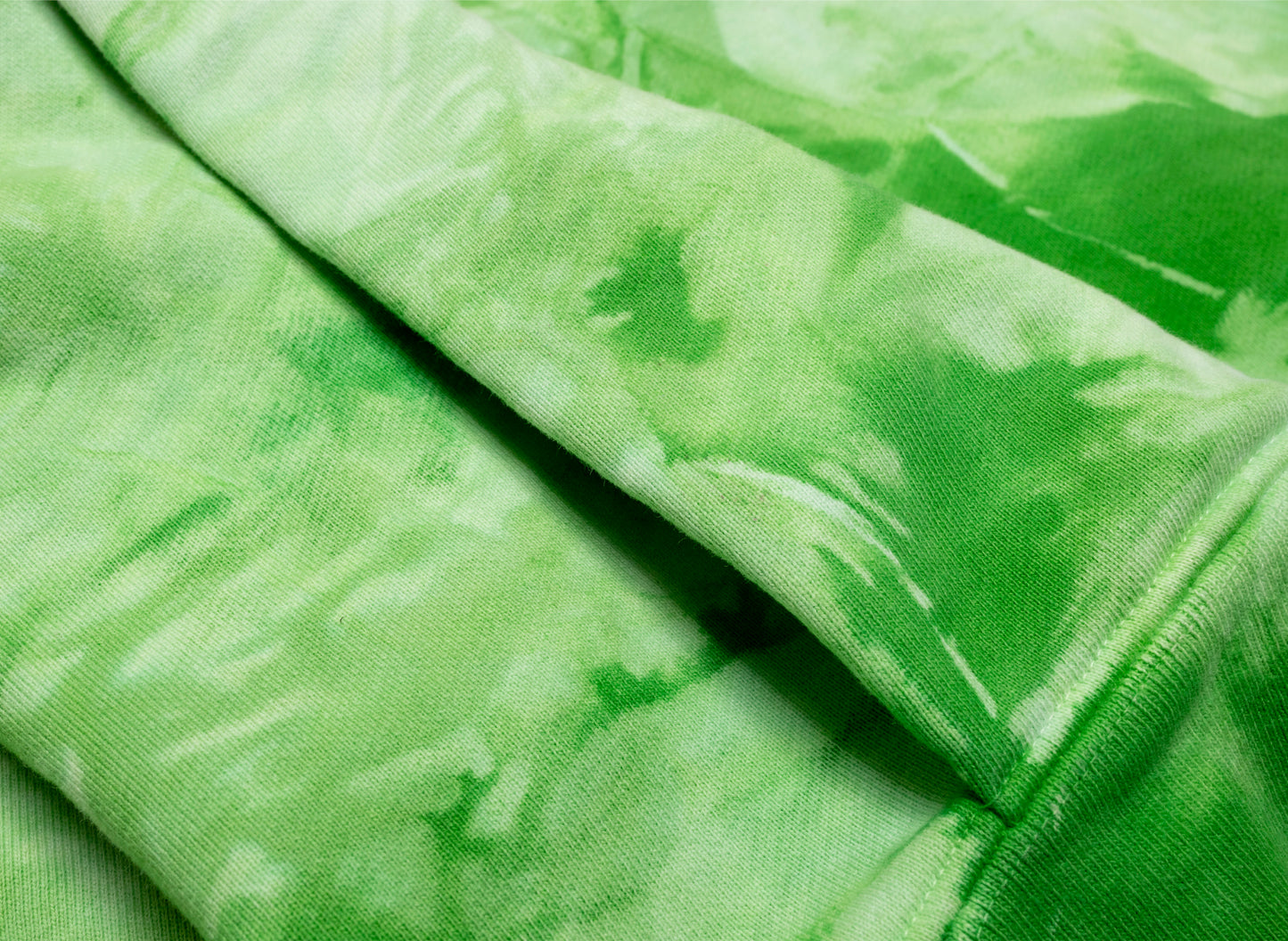 Barriers Cowrie Shell Hidden Pocket Hoodie in Green Marble Dye