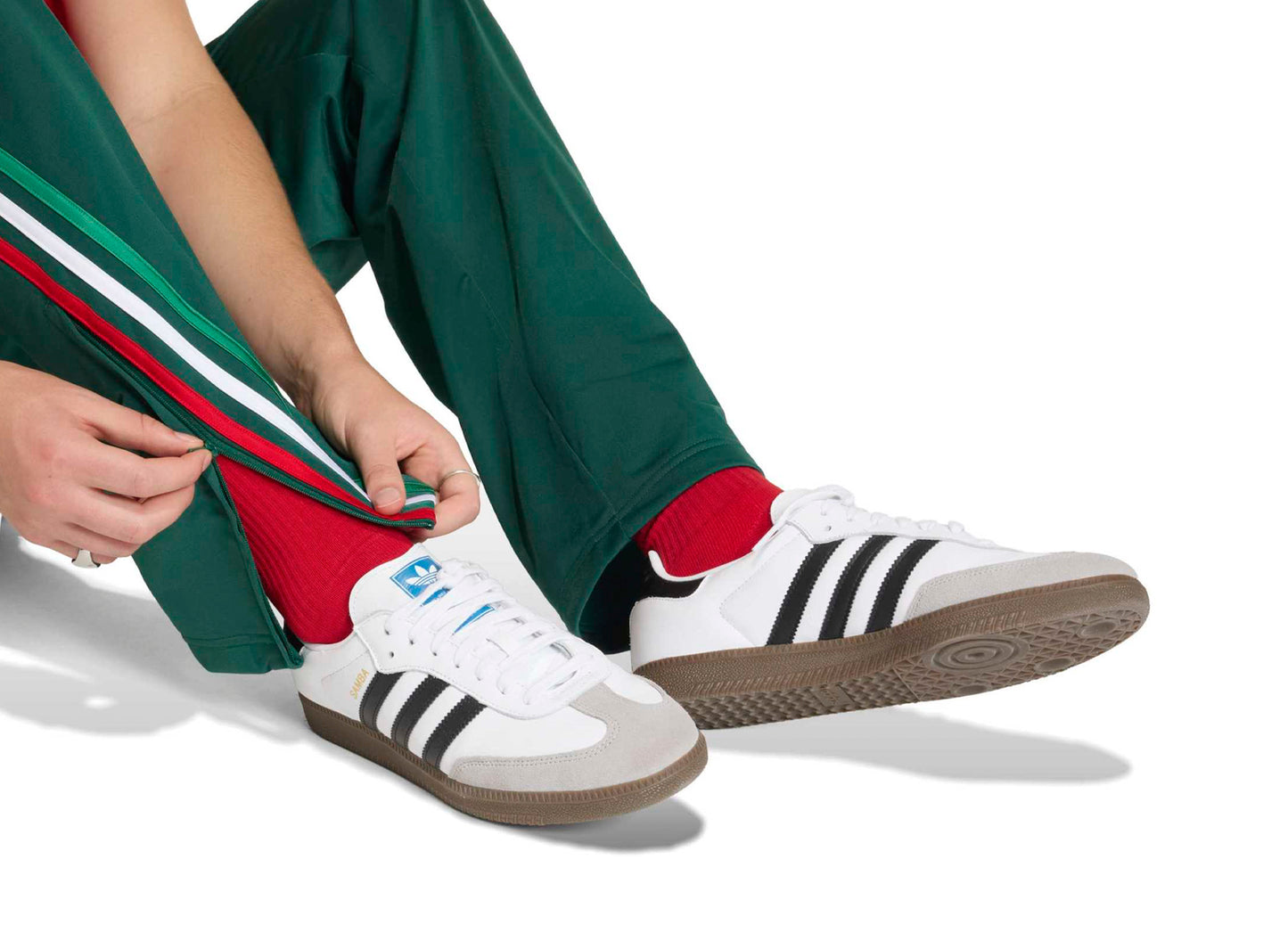 Pantalón deportivo Adidas Firebird en «Team Dark Green»