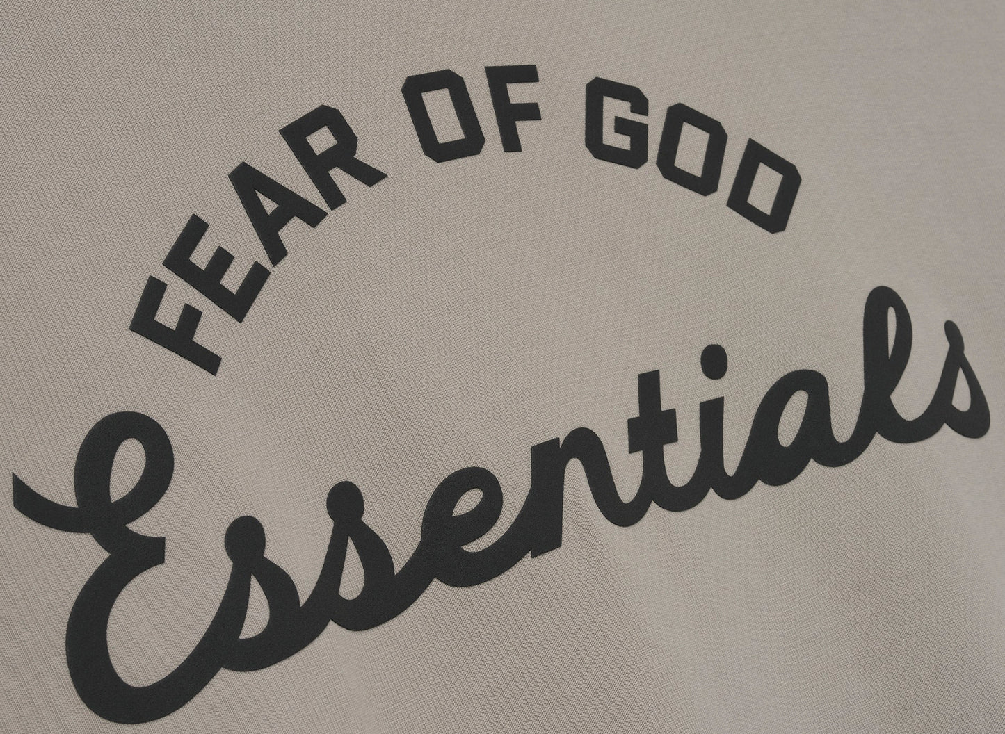 Fear of God Essentials Training manga larga de los 90 'Faded Seal'