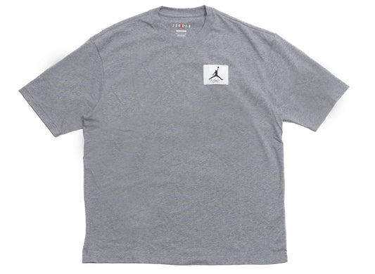 Jordan Flight Essentials Oversized Crew Tee in Grau