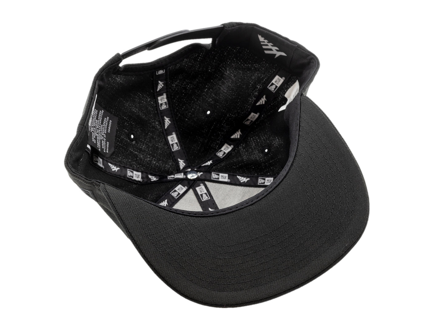 Paper Planes Original Crown Old School Snapback con visera negra por debajo
