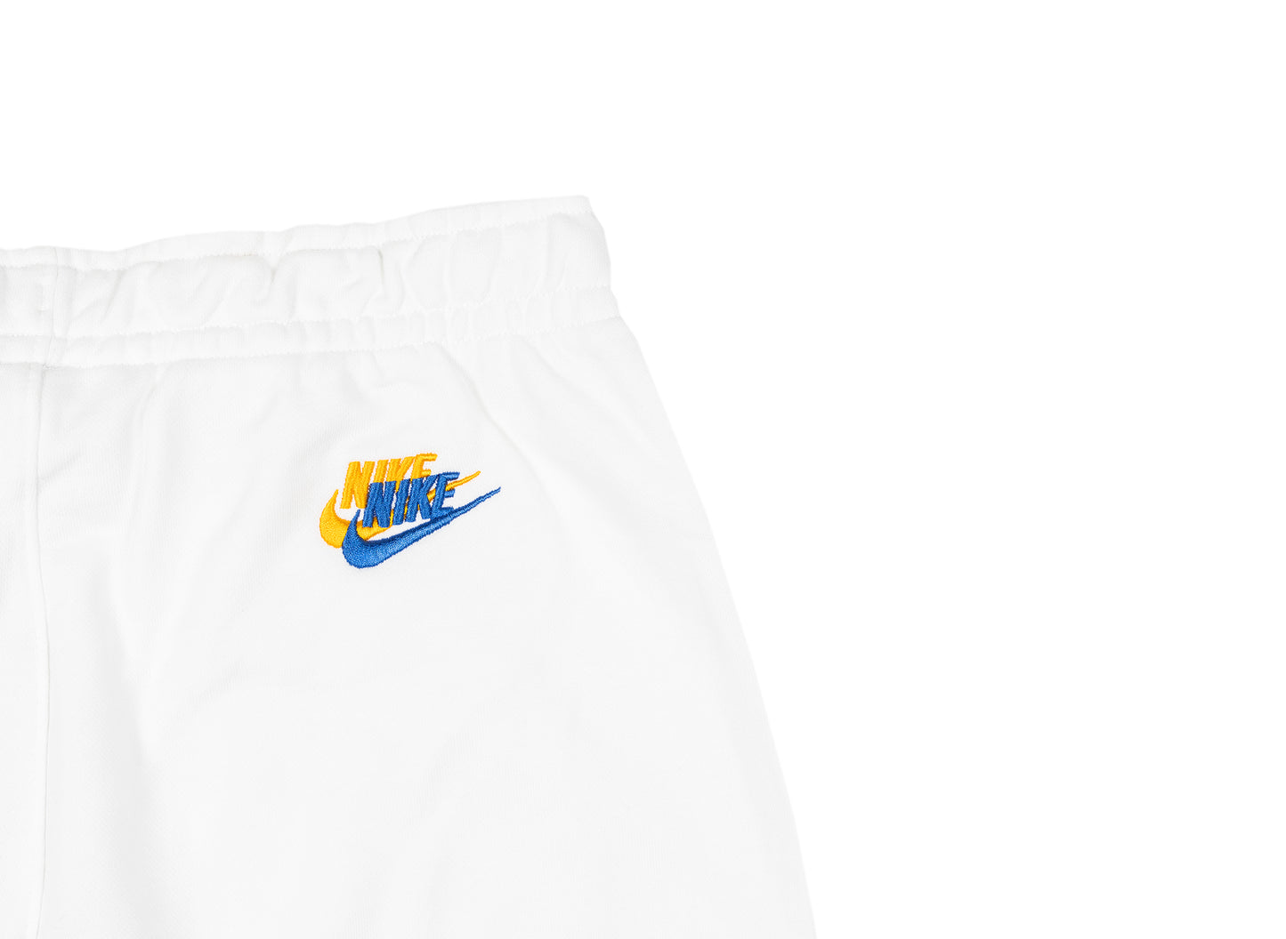 Pantalones de felpa Nike Sportswear Essentials+ en blanco
