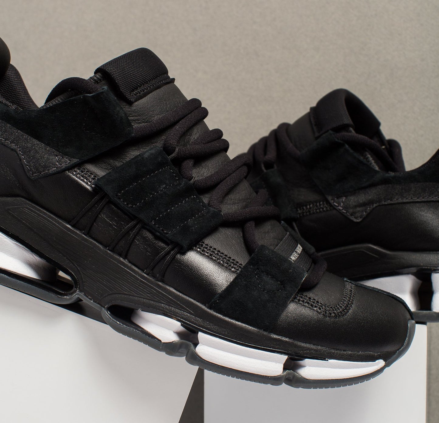 Adidas Twinstrike ADV Stretch Leather Core Black, upper detail