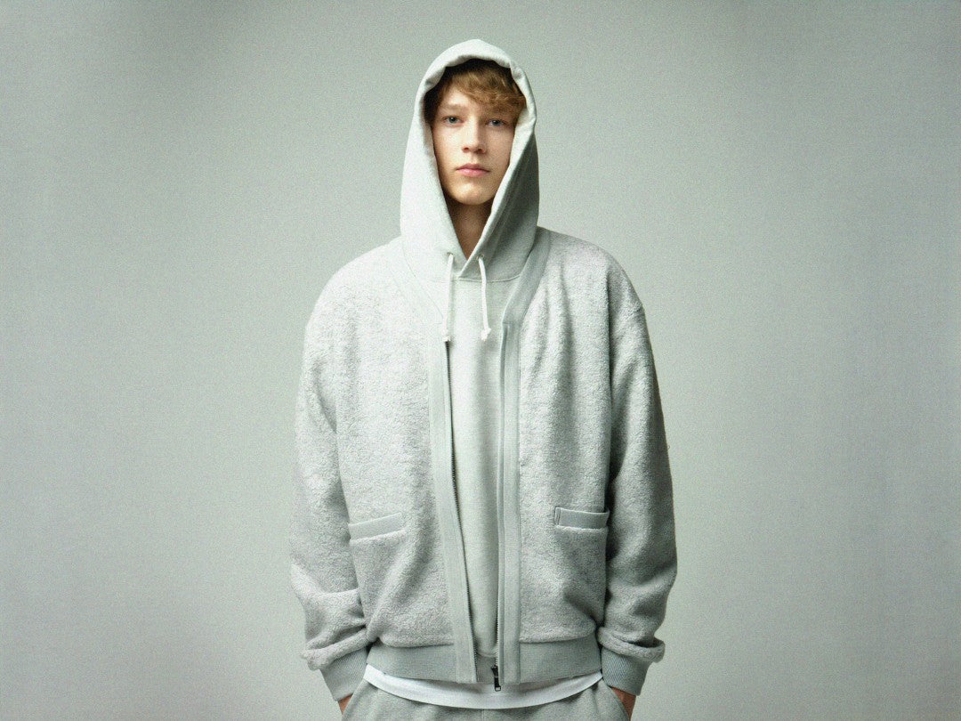 Model wearing the light grey THE NORTH FACE PURPLE LABEL for Ron Herman sweat hoodie and field cardigan. Photo via Fullress
