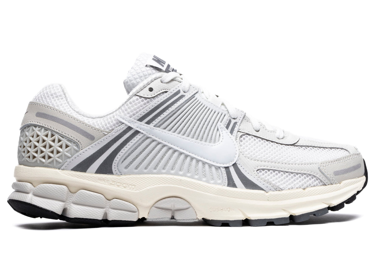 Nike Zoom Vomero 5 - Incorrect Nike Box