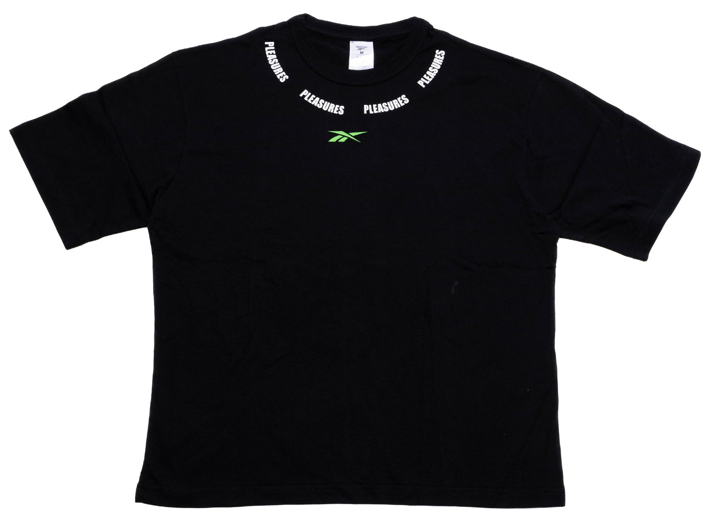 Reebok x Pleasures Tee in Schwarz „Nicht schuldig“