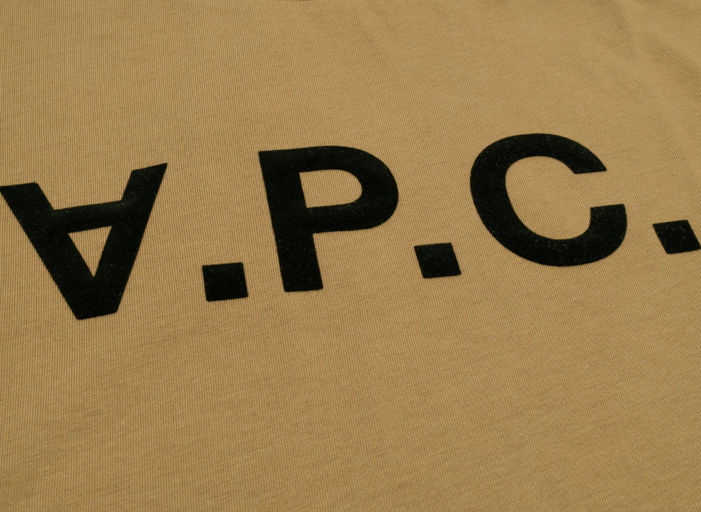 Camiseta A.P.C. Standard Grand VPC en Tabaco