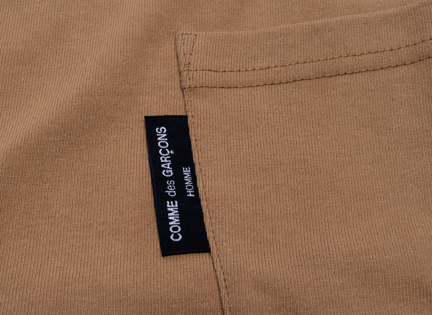 Comme des Garçons HOMME T-Shirt mit verstellbarem Bund und Tasche in Braun