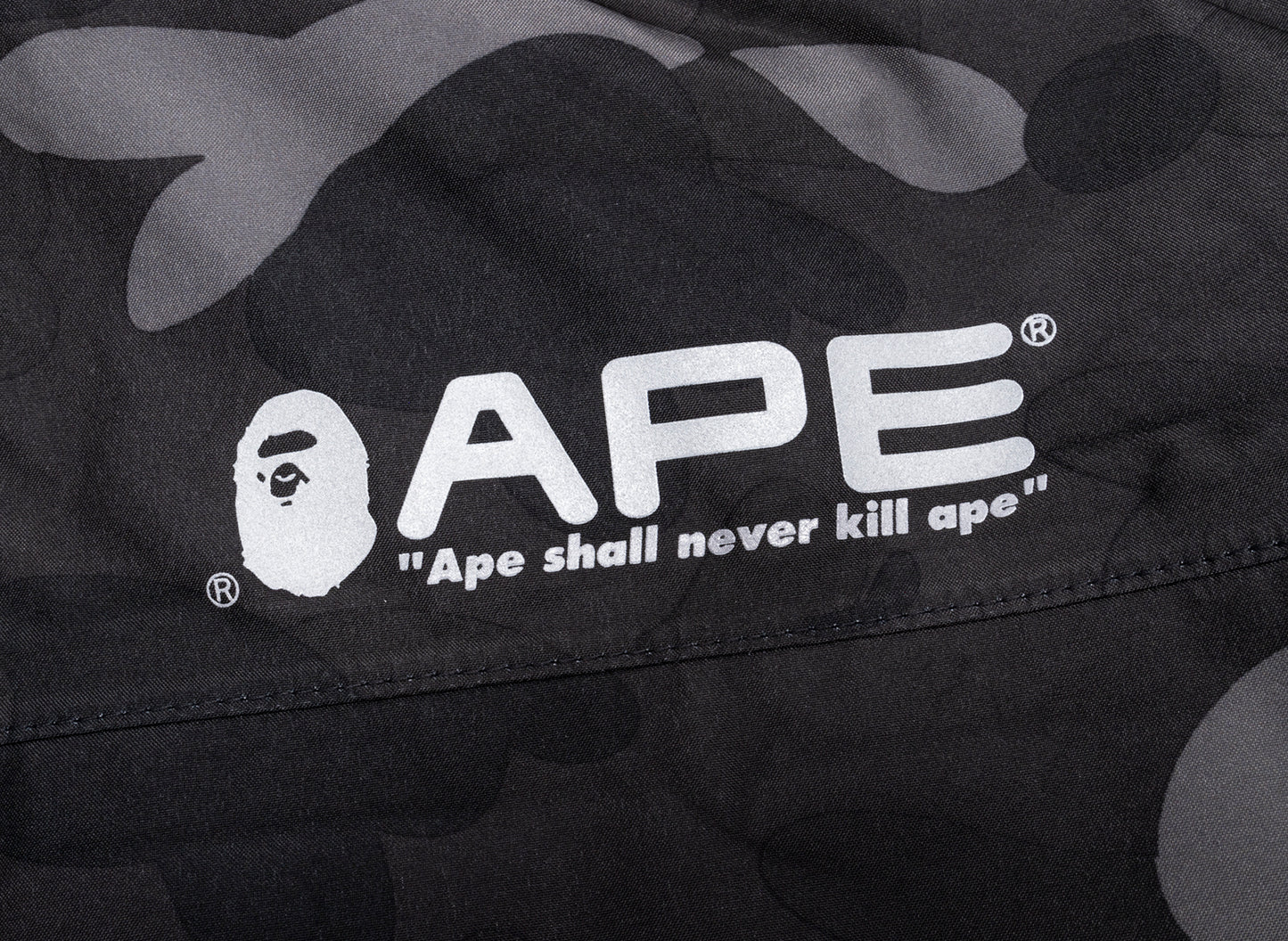 Chaqueta de capa impermeable con estampado de camuflaje de colores Gore-Tex de A Bathing Ape