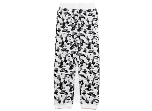 A Bathing Ape ABC Camo Crystal Stone Sweatpants in Weiß/Schwarz