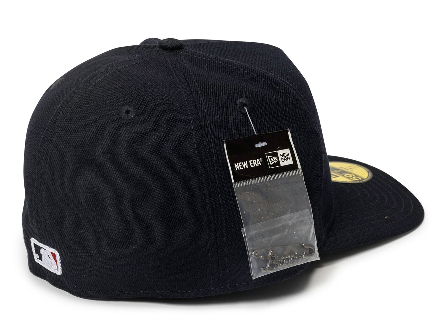 Gorra ajustada New Era Script Safety Pin Atlanta Braves