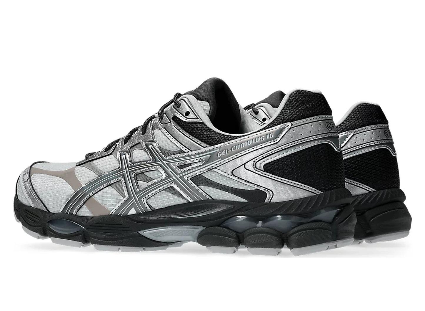 Asics Gel-Cumulus 16 in Glacier Grey / Carbon — rear three quarter view
