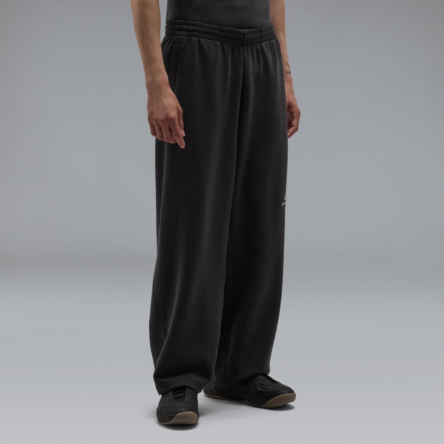 Oakley New Retro Fleece Pants 2.7 in Phantom on-model or alternate product view