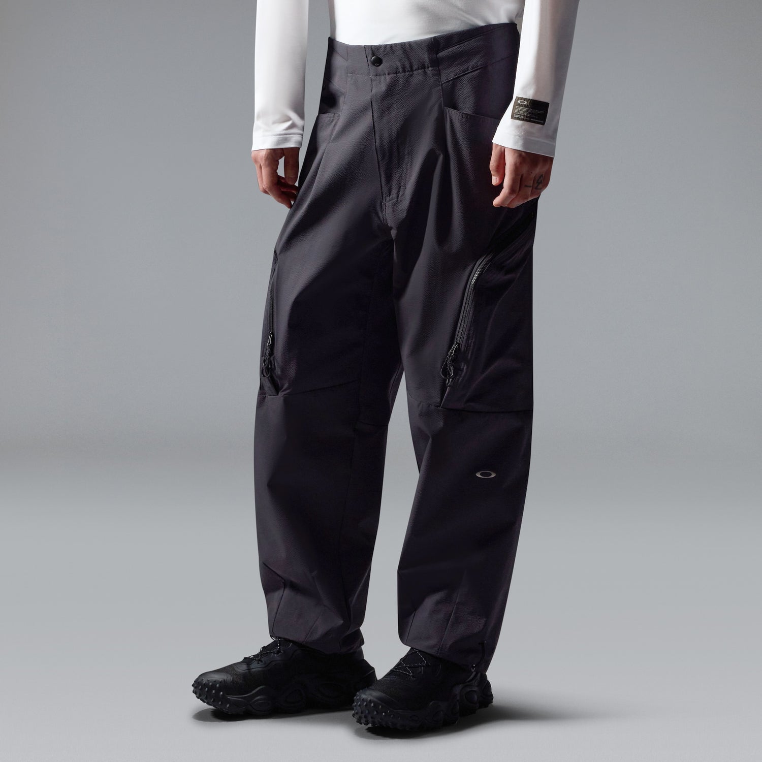 Oakley FGL Tool Box Pants 6.7 in Phantom on-model view