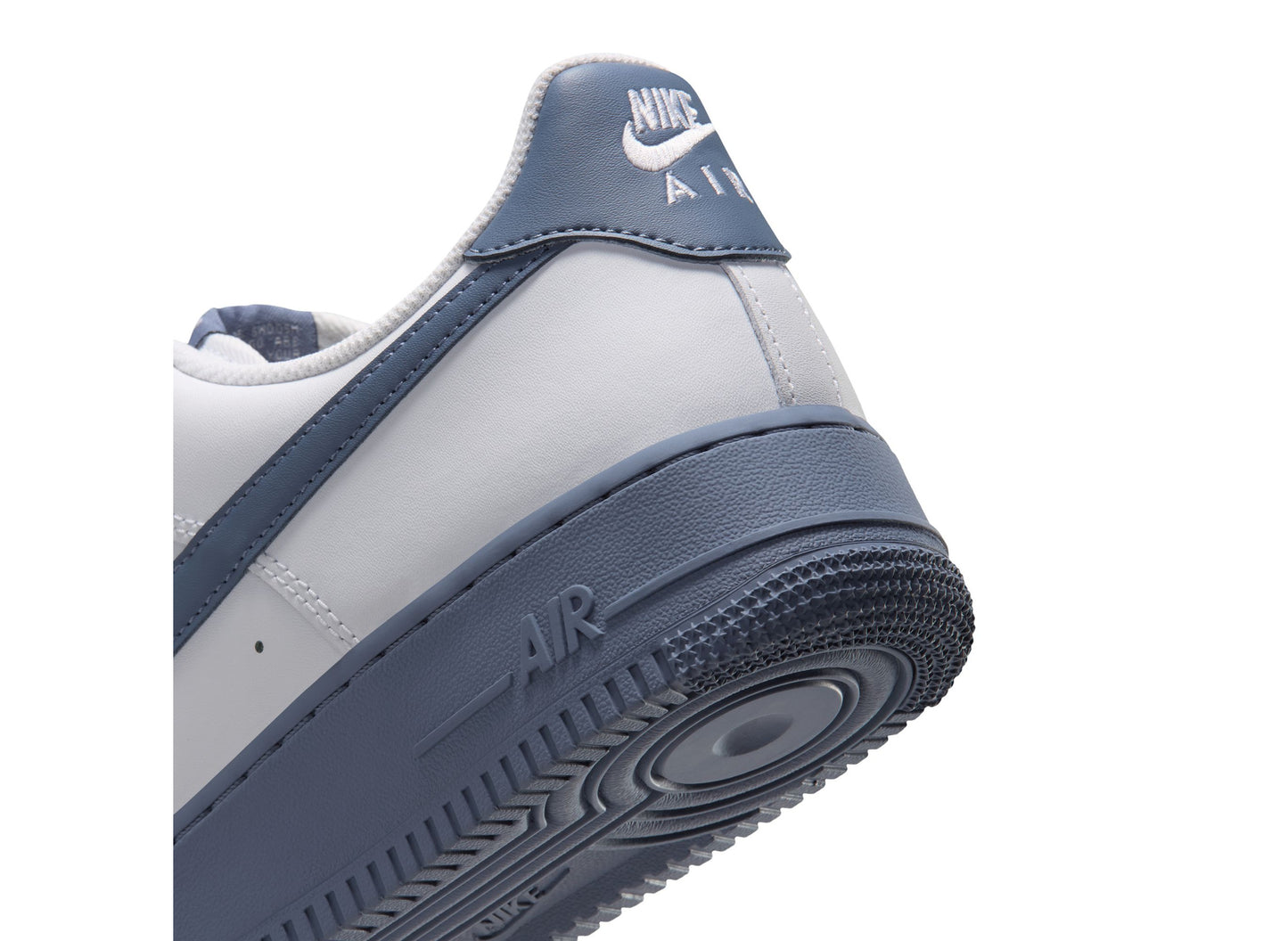 Nike Air Force 1 '07 in White / Diffused Blue / Metallic Silver — product detail 002
