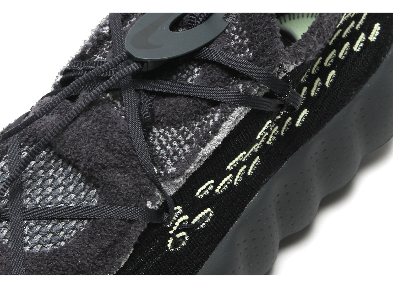 Nike Mind 002 Flyknit IR2176-002 in Black / Dark Smoke Grey / Anthracite — upper detail
