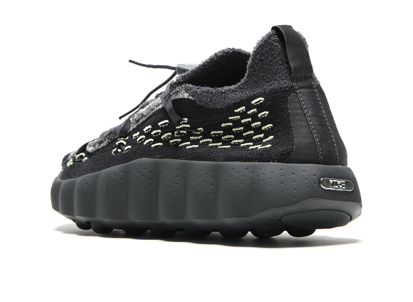 Nike Mind 002 Flyknit IR2176-002 in Black / Dark Smoke Grey / Anthracite — heel angle
