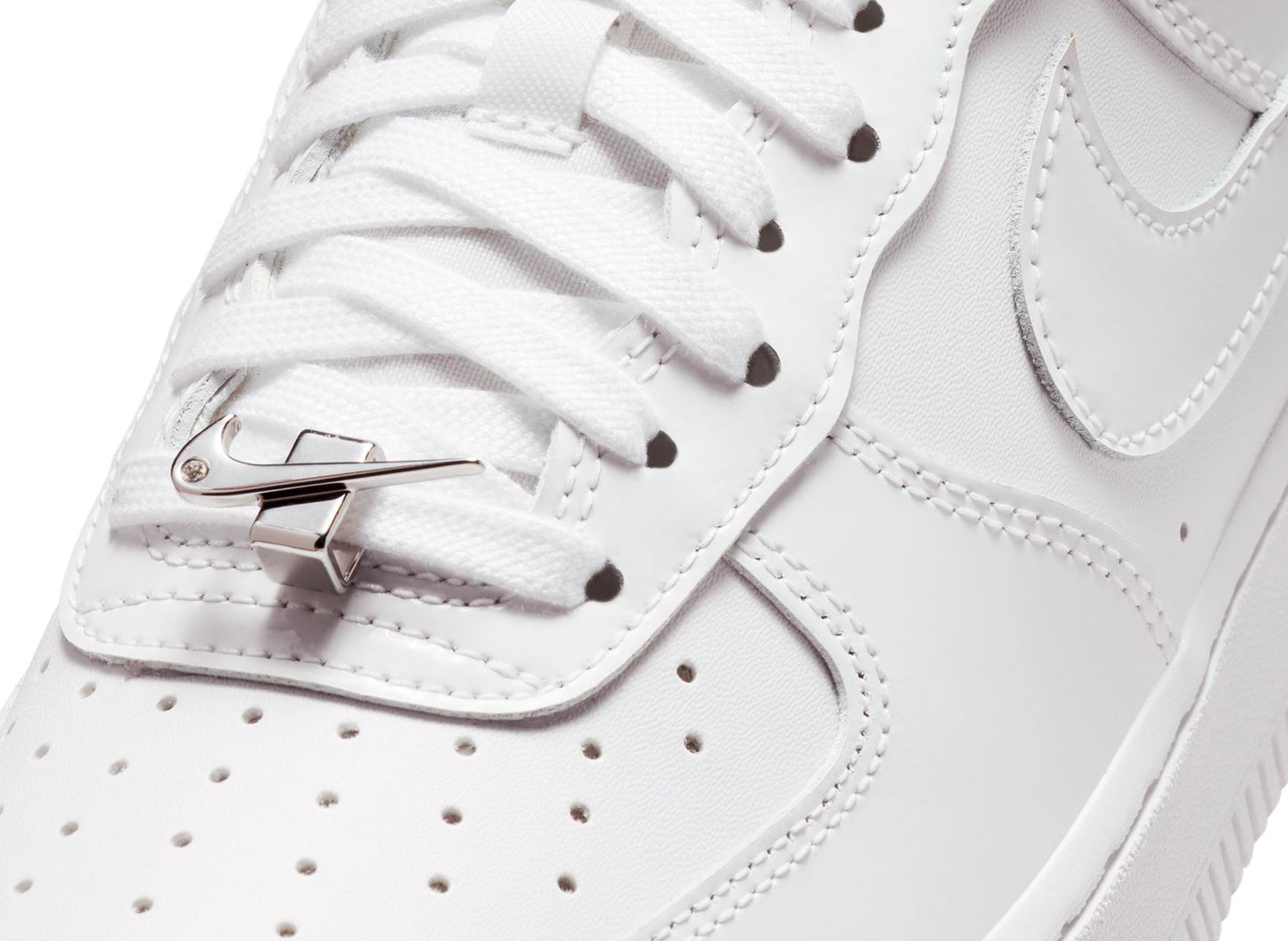 Women's Nike Air Force 1 '07 in White — view 6
