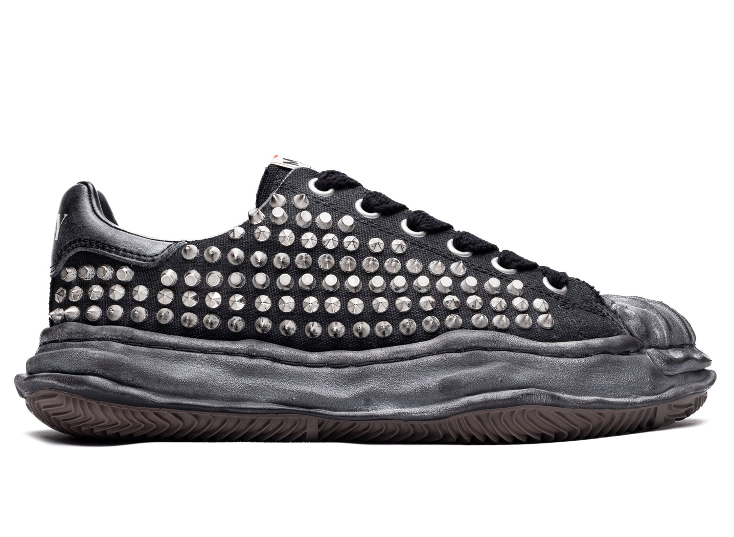 Maison Mihara Yasuhiro Spiked Blakey Low in Black/Black