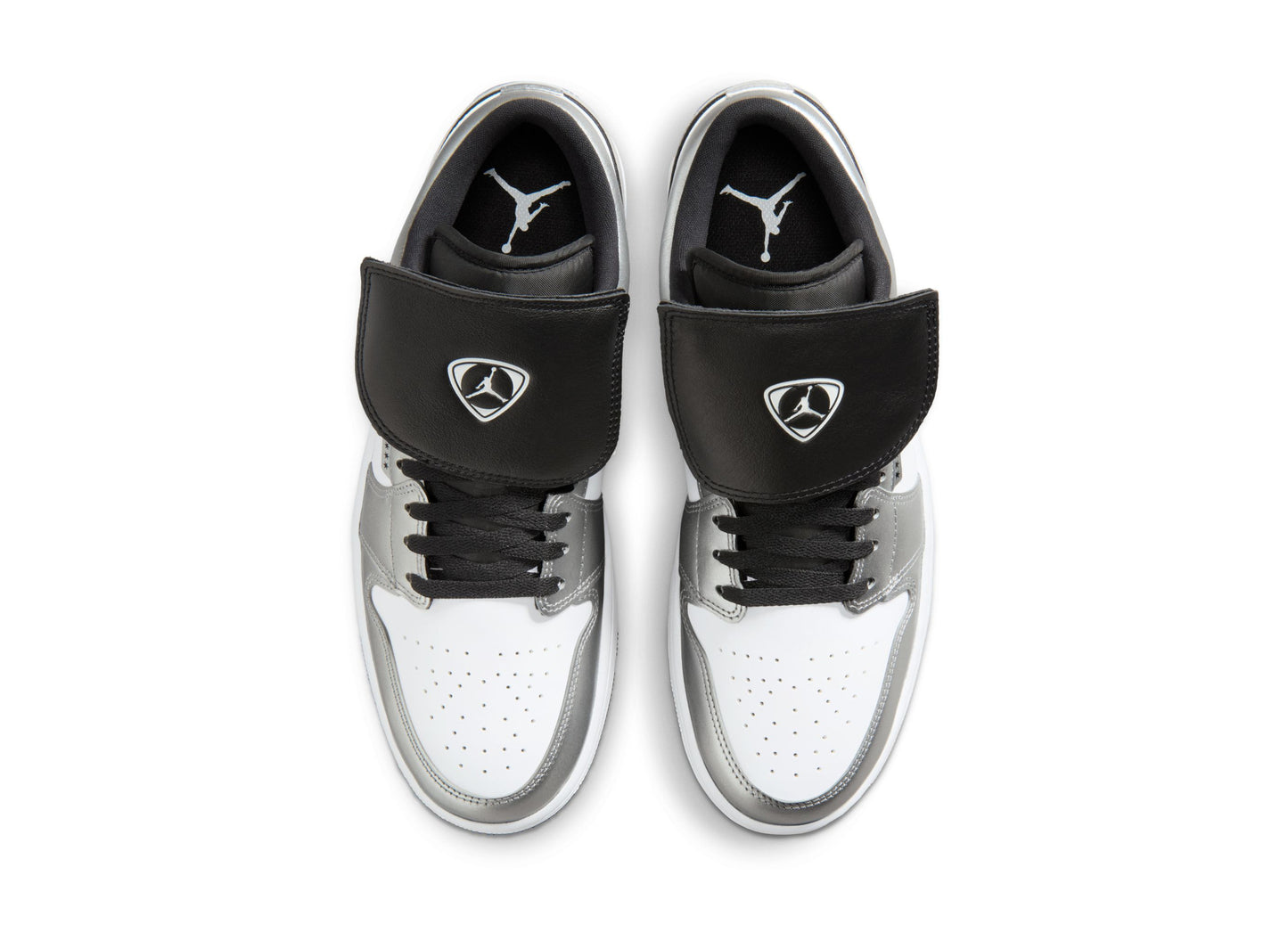 Air Jordan 1 Low SE in Weiß / Schwarz / Metallic Silber