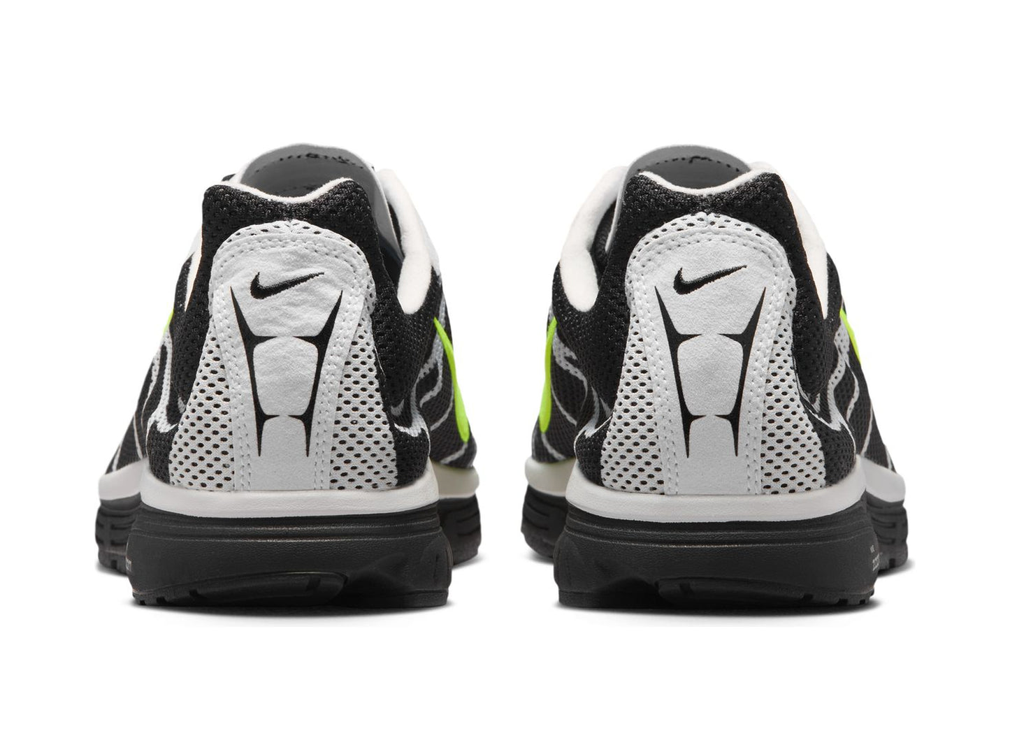 Nike Zoom Streak 3 in Black / Volt