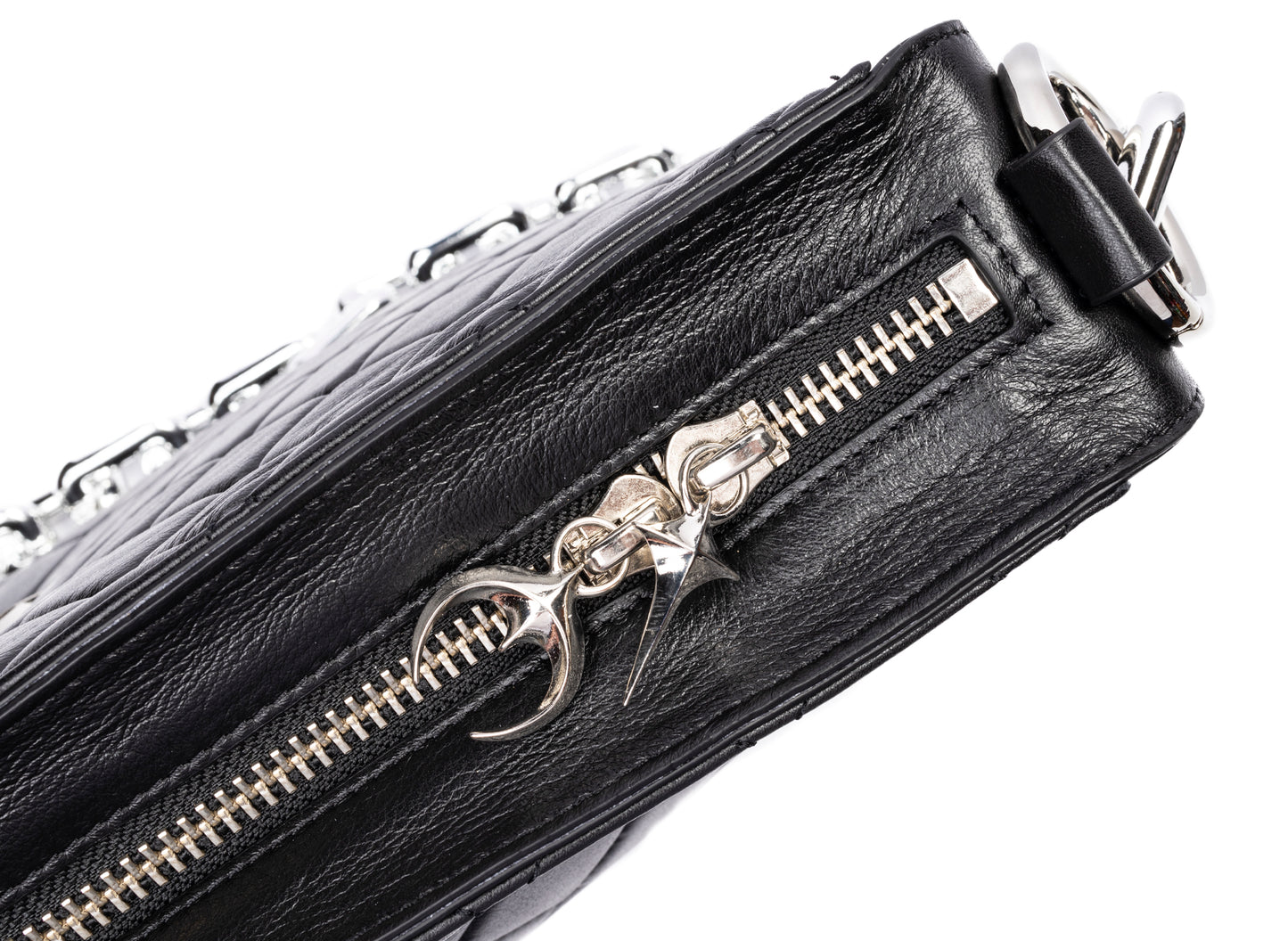 Thug Club TC Quilting Big Chain Bag in Black, zipper detail