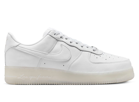 Nike NOCTA Air Force 1 Low SP en Blanco / Tinte Cobalto