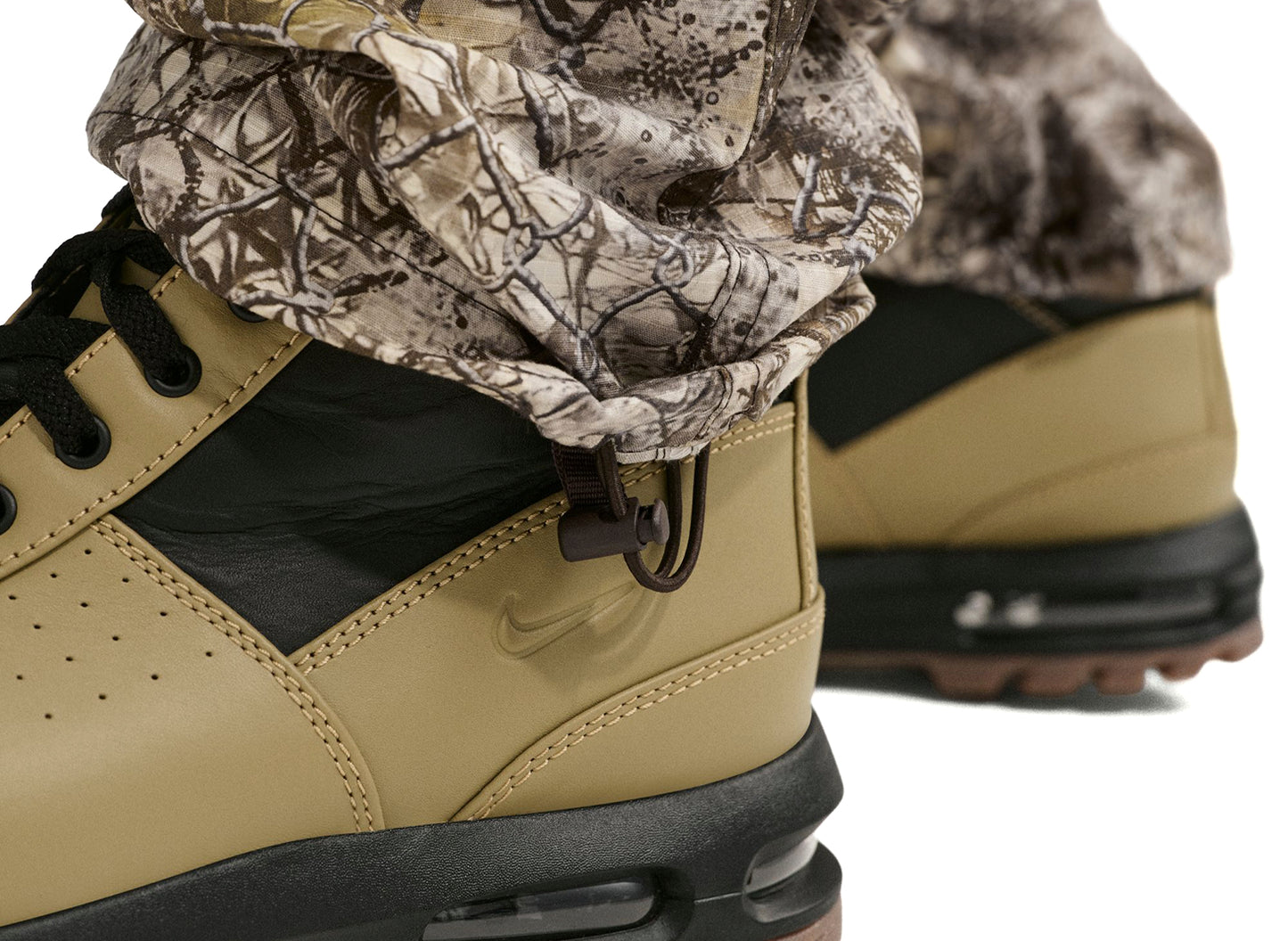 Pantalones cargo Nike Club Woven en color caqui
