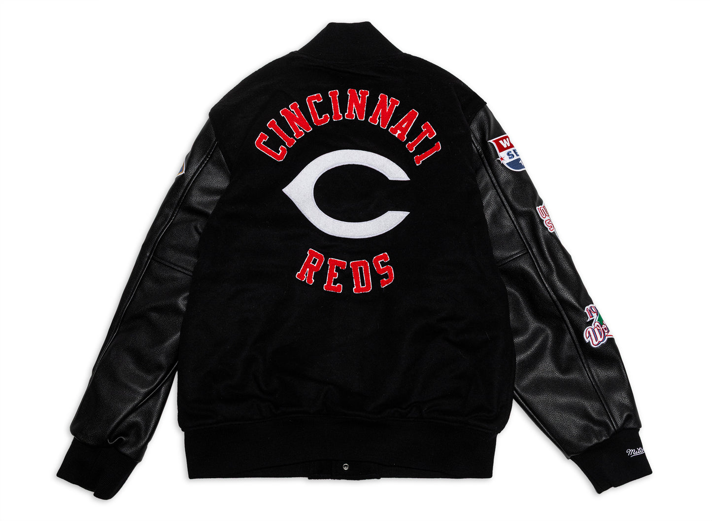 Chaqueta universitaria de los Cincinnati Reds de la colección MLB Blackout de Mitchell & Ness