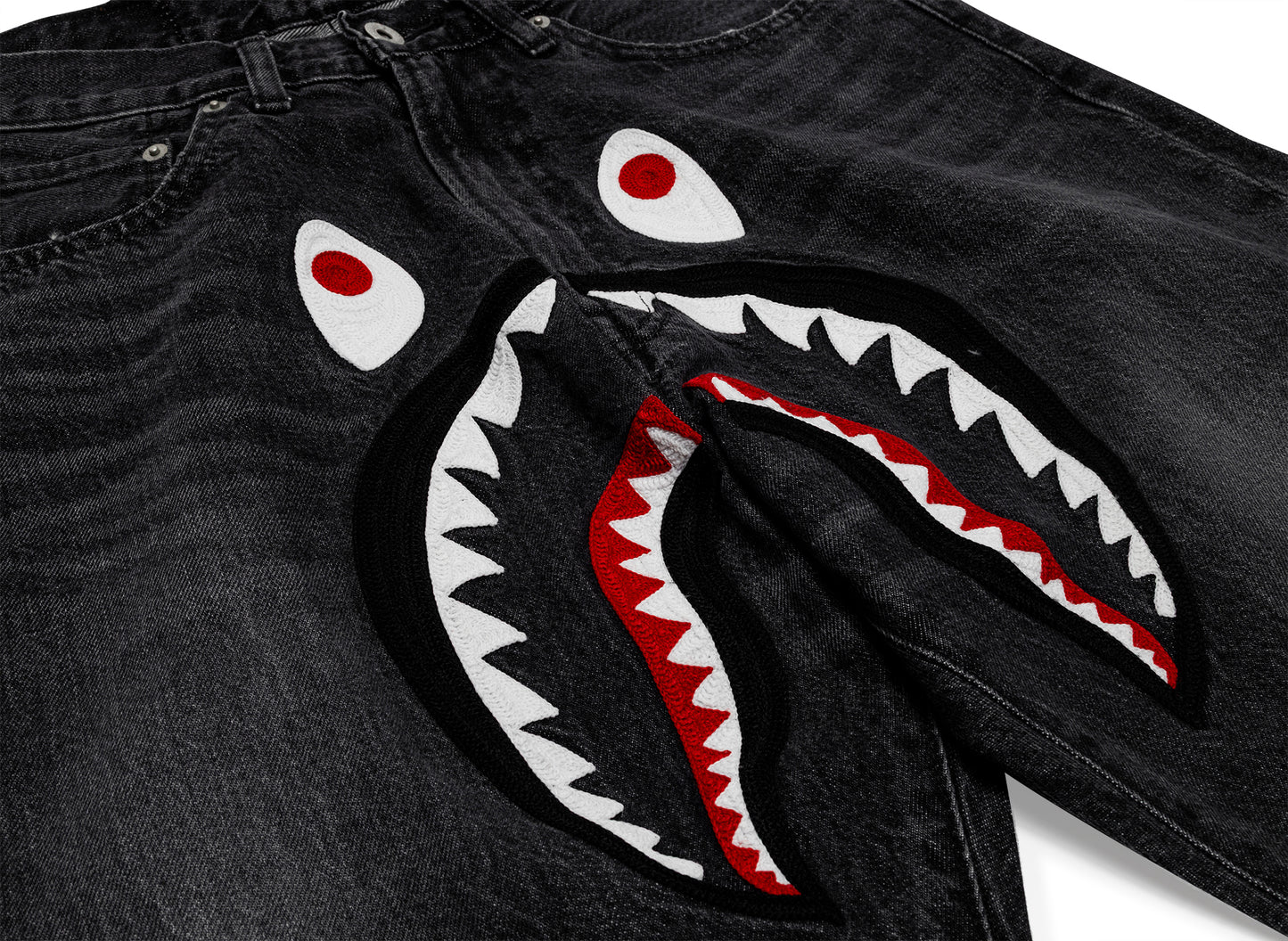 A Bathing Ape Shark Loose Fit 13 Oz Denim Pants in Schwarz