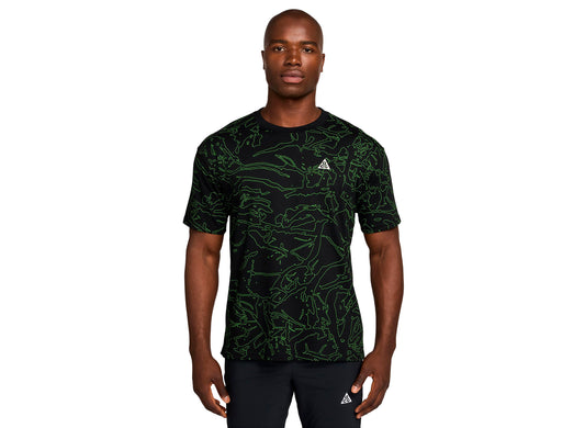 Nike ACG Dri-FIT "Cave" T-Shirt in Black