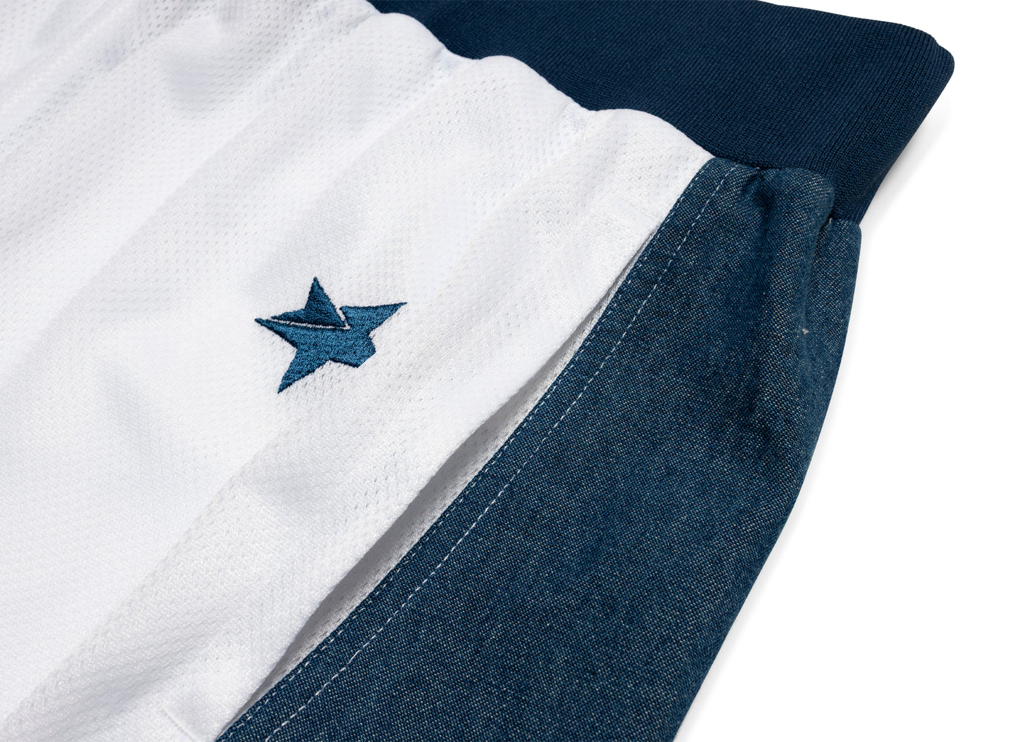 Pantalones cortos de baloncesto de mezclilla Converse de la Universidad de Kentucky en blanco