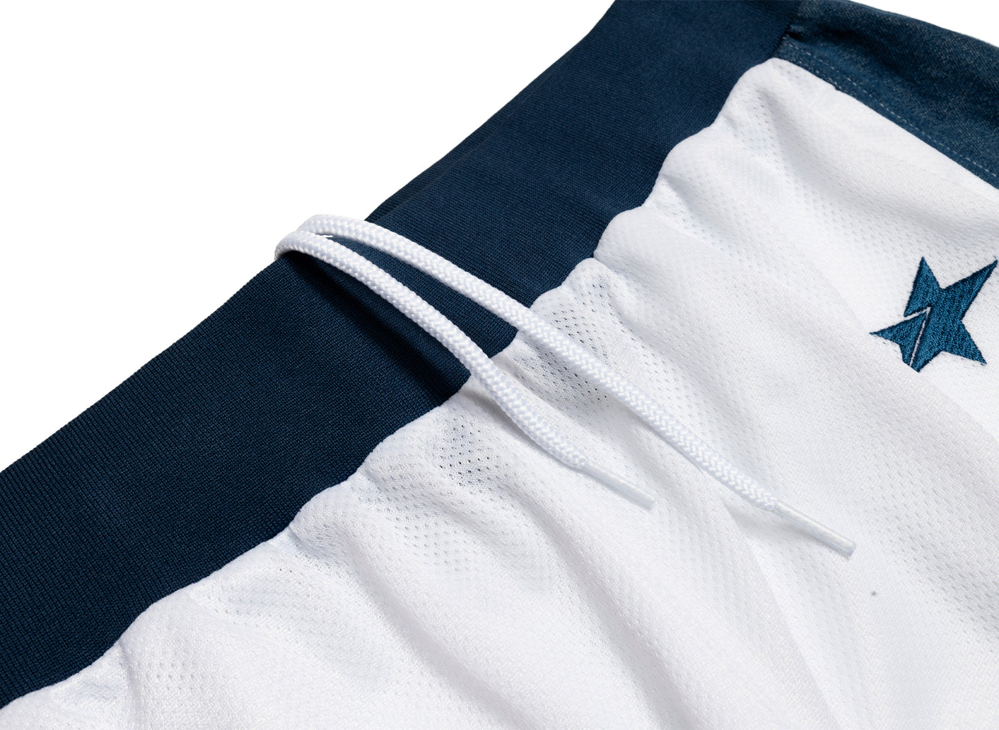 Pantalones cortos de baloncesto de mezclilla Converse de la Universidad de Kentucky en blanco