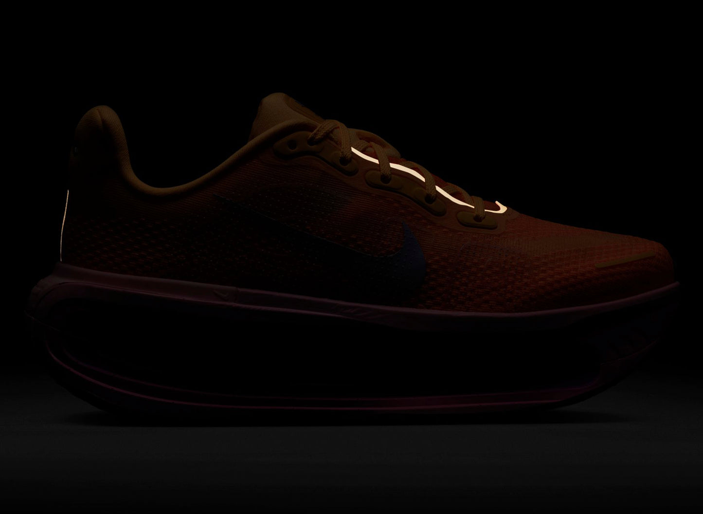 Women's Nike Vomero Premium in 'Tangerine Tint / Tattoo' — view 6