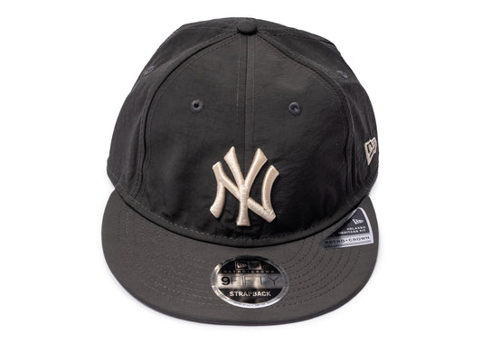 New Era 9Fifty New York Yankees Nylon Strapback Cap