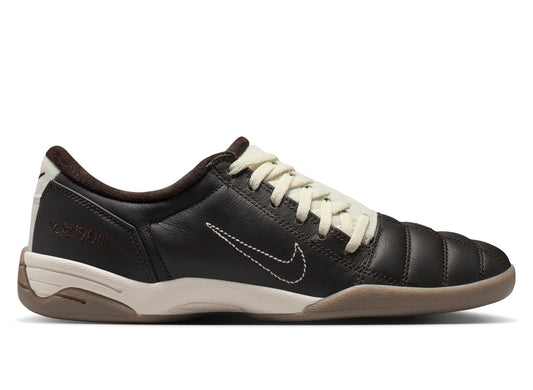 Damen Nike Total 90 in Soft Pearl / Velvet Brown