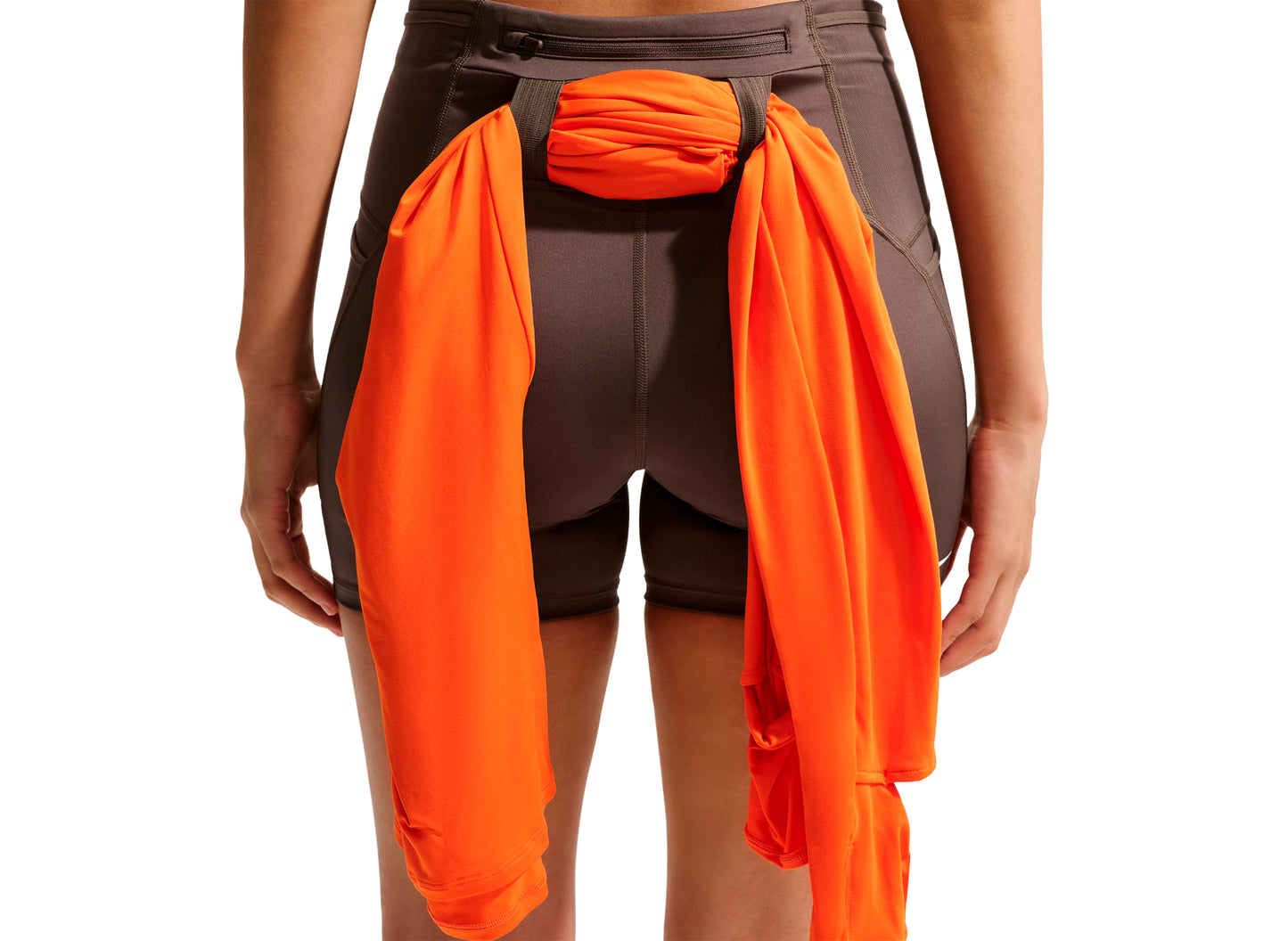 Pantalones cortos de trail running de 10 cm Nike ACG Dri-FIT de talle alto para mujer en Ironstone