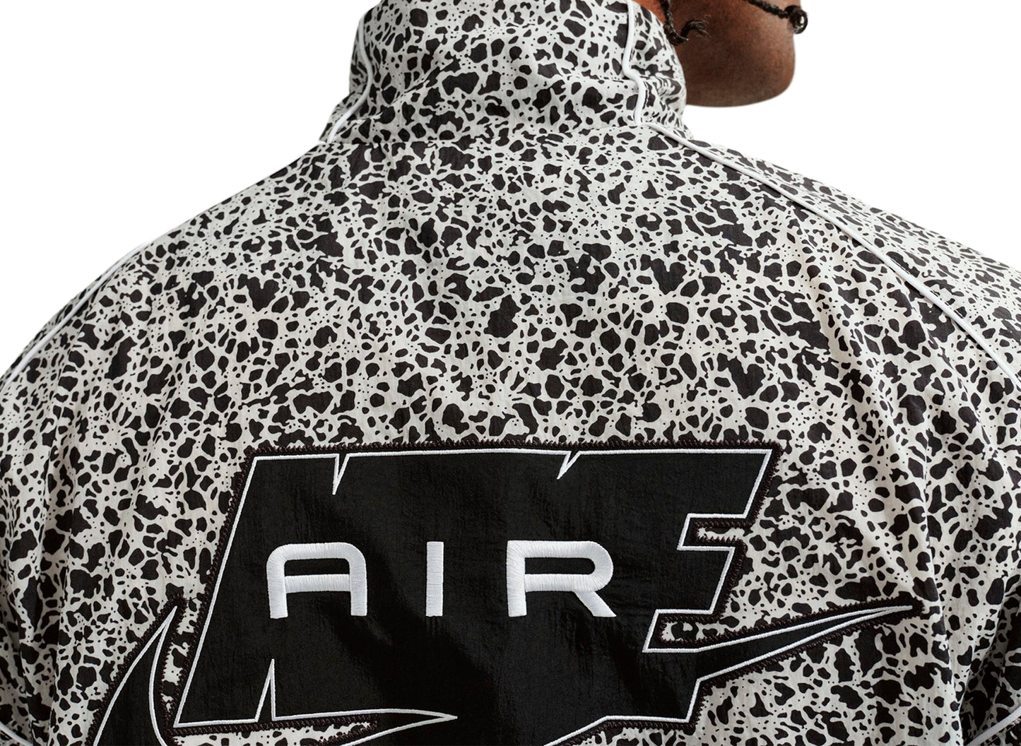 Nike Air Woven Jacke in Light Bone