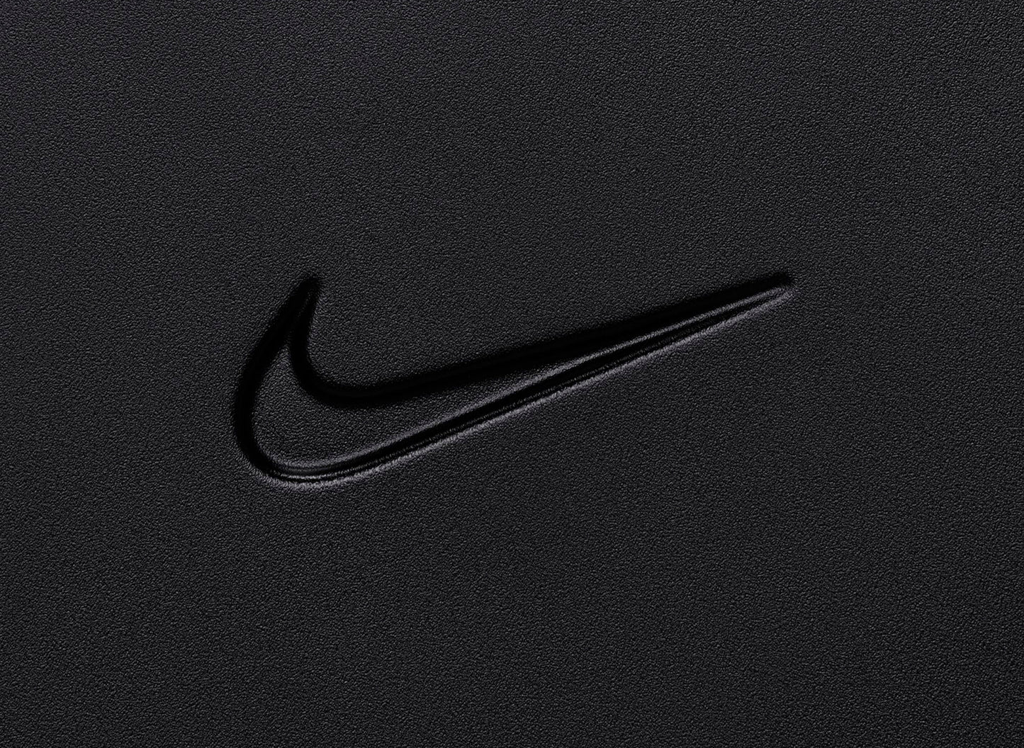 Maleta grande de Nike de 29" con ruedas de cubierta dura en color negro