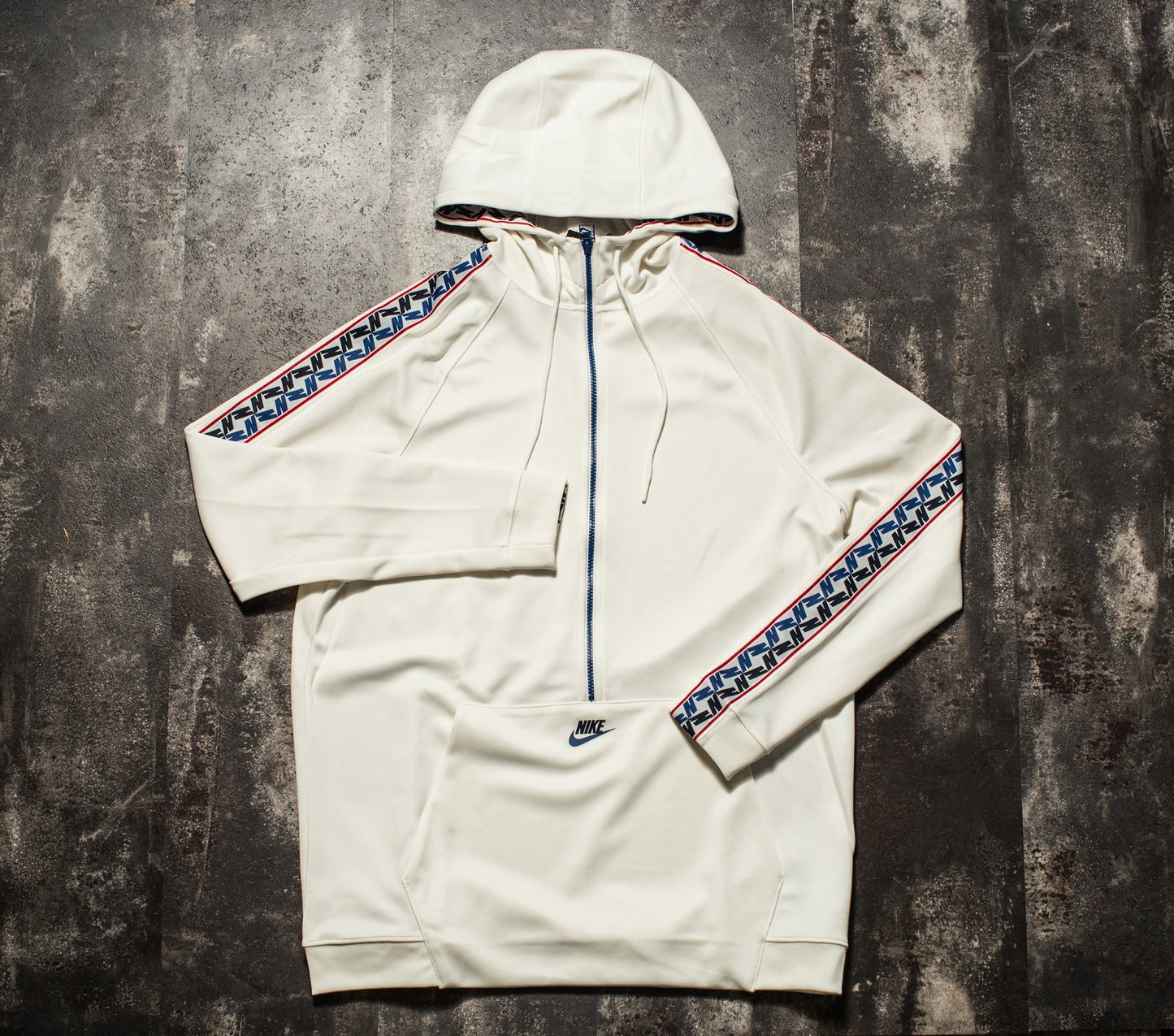 NIKE SPORTSWEAR SUDADERA CON CAPUCHA Y MEDIA CREMALLERA CON CINTA DE POLIÉSTER
