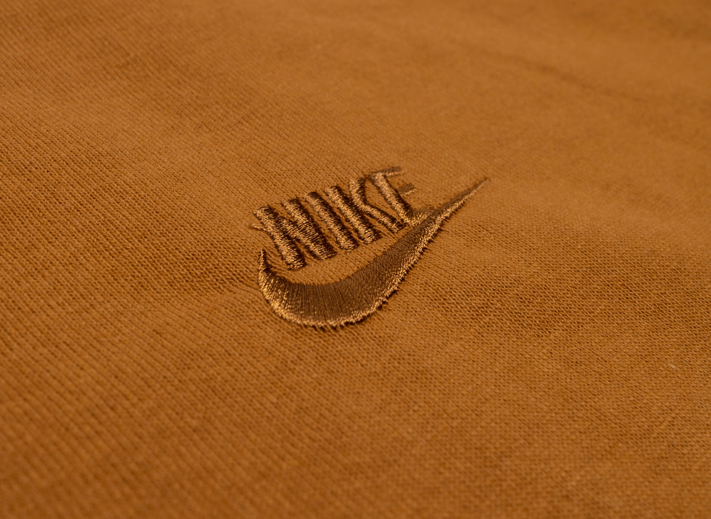 Camiseta Nike Sportswear Premium Essentials de manga larga