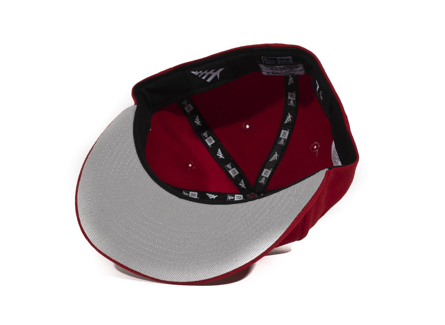 Gorra ajustada Paper Planes Crimson Crown roja