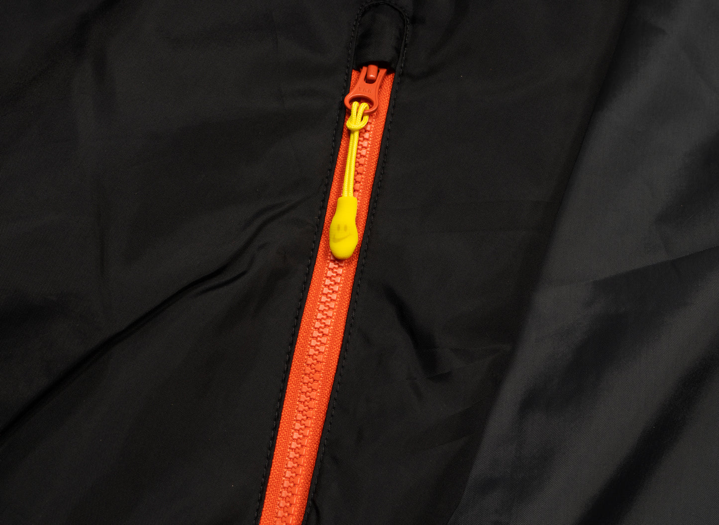 Chaqueta con capucha de tejido Woven Nike Sportswear Sport Essentials