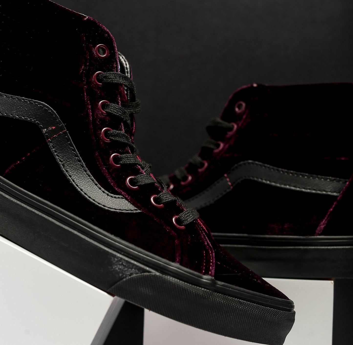 Vans Sk8-Hi Reissue de terciopelo negro