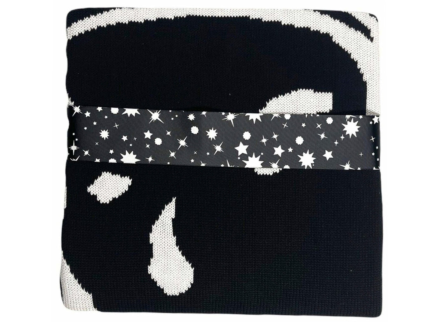 BBC Helmet Throw Blanket in Black / White - view 3