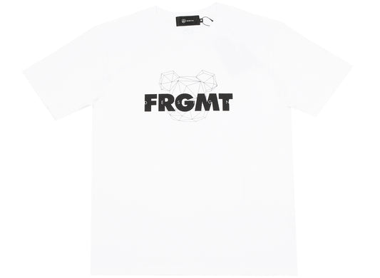 Medicom Toy Be@rtee x fragmentdesign 2020 Camiseta con logotipo de spray en blanco